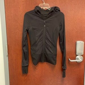 Lululemon size 4 black REVERSIBLE In Flux jacket. Used but great condition